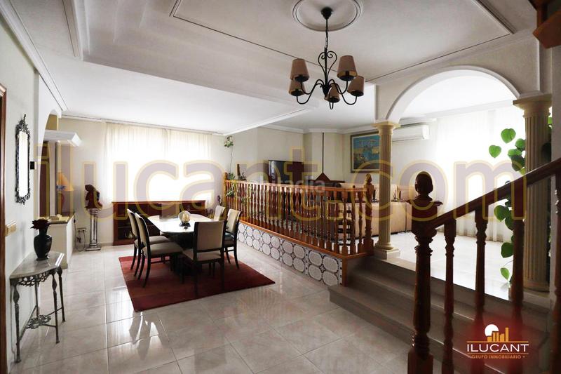 Foto e5274eb1-4cda-4750-b752-de9c723adb5a. Chalet espectacular chalet, urbano, 3 plantas, piscina. urb. La Huerta. en Mutxamel