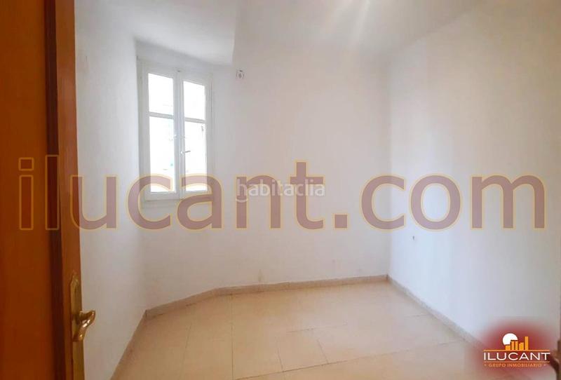 Foto a4fbc6cd-6bda-4be6-9c64-de93af28c0fe. Piso en Campoamor Alicante