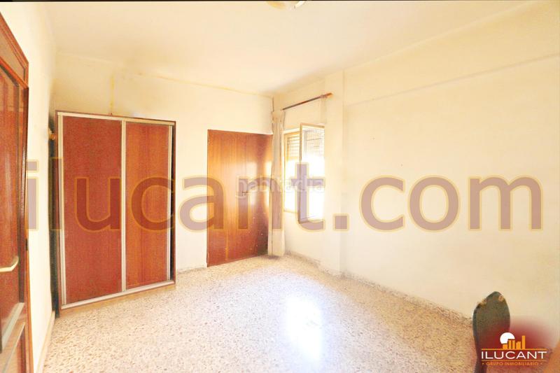 Foto dbd2f67f-9144-426b-a72b-1702c626a141. Pis amb aparcament a Campoamor Alicante