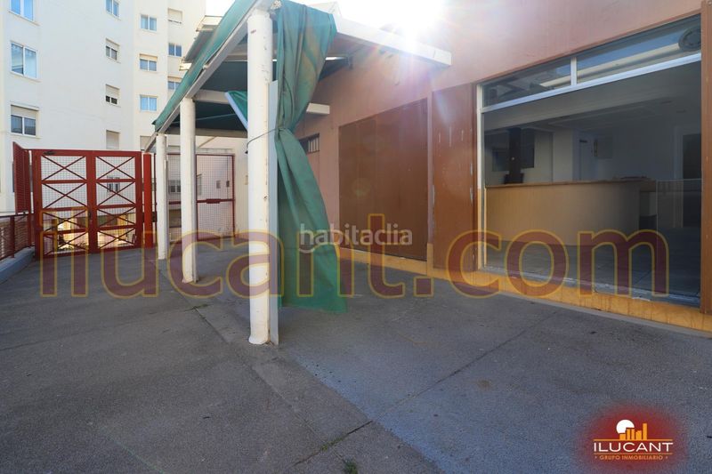 Foto 77ef1ee3-5d3a-4698-a2d6-578671307283. Local comercial a Babel Alicante