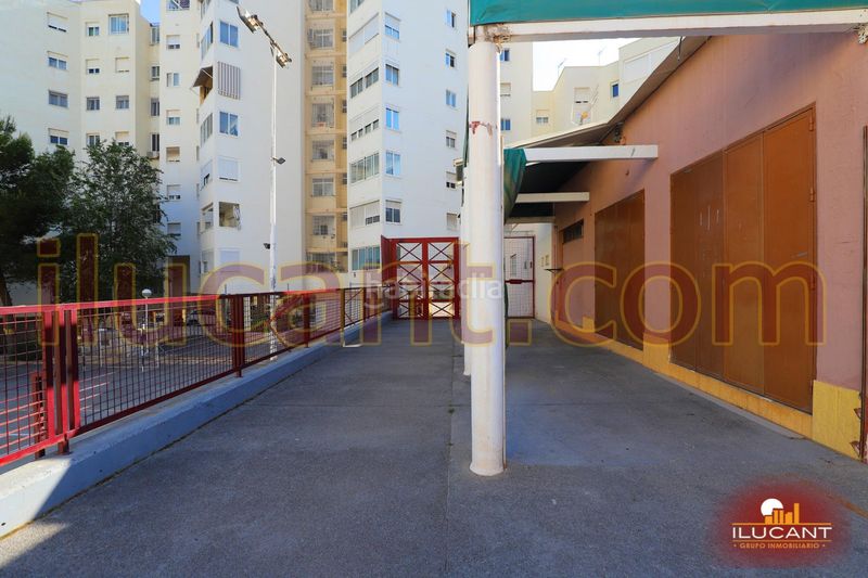 Foto a7068acf-d46e-4666-87e2-6a72bd35e393. Local comercial a Babel Alicante
