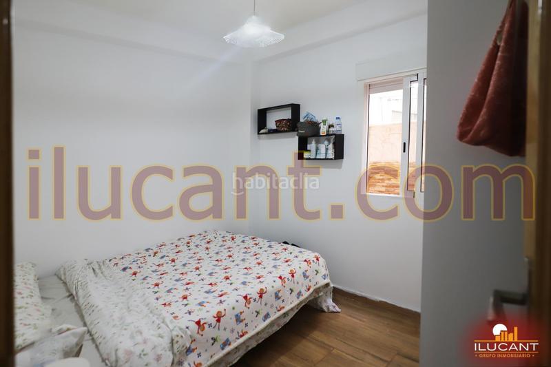 Foto c99b2fc6-d663-4637-938c-b3c08b4b195c. Piso en Florida Baja Alicante