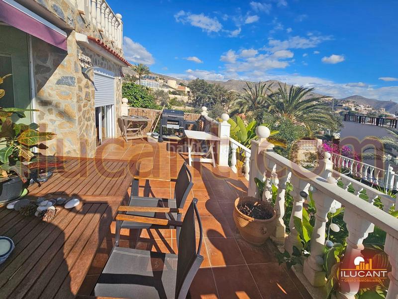 Foto 0751f5de-828c-4c53-9e5d-f4db24f7880b. Chalet espectacular chalet vistas al mar opcion de compra en Campello (el)
