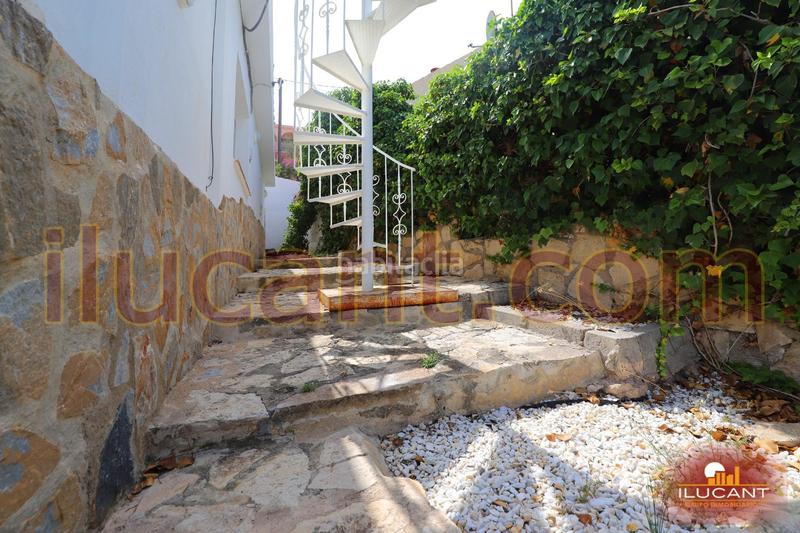 Foto 5c068620-bf19-40bd-9053-4b31e45f1558. Chalet espectacular chalet vistas al mar opcion de compra en Campello (el)