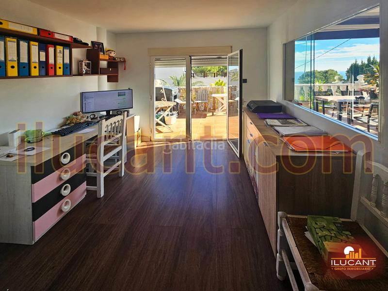 Foto 6b2c52a4-a9f3-455e-8df7-379bf010b416. Chalet espectacular chalet vistas al mar opcion de compra en Campello (el)