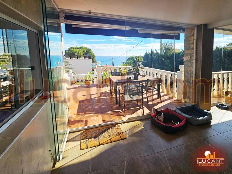 Foto 86f3b83f-f3c2-485a-bd1b-8baf937c974e. Chalet espectacular chalet vistas al mar opcion de compra en Campello (el)