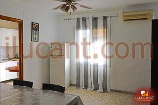 Appartement à Campoamor. Junto a conde lumiares, planta 4  entlo sin ascensor, amplia, bu