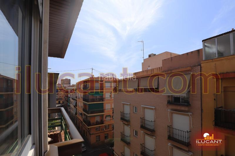 Foto b5e2da8c-8674-44b9-851d-13a1d97f364a. Piso proximo plaza de toros amplio, luminoso! sin ascensor. ideal inversores. en Alicante