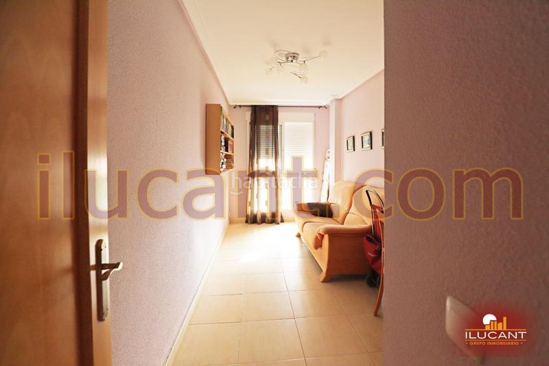 Foto e11d1b9f-3aa4-4e2c-a456-bf2032d6a9e0. Piso entrar a vivir luminoso exterior plaza de garaje 2do sin ascensor en Alicante