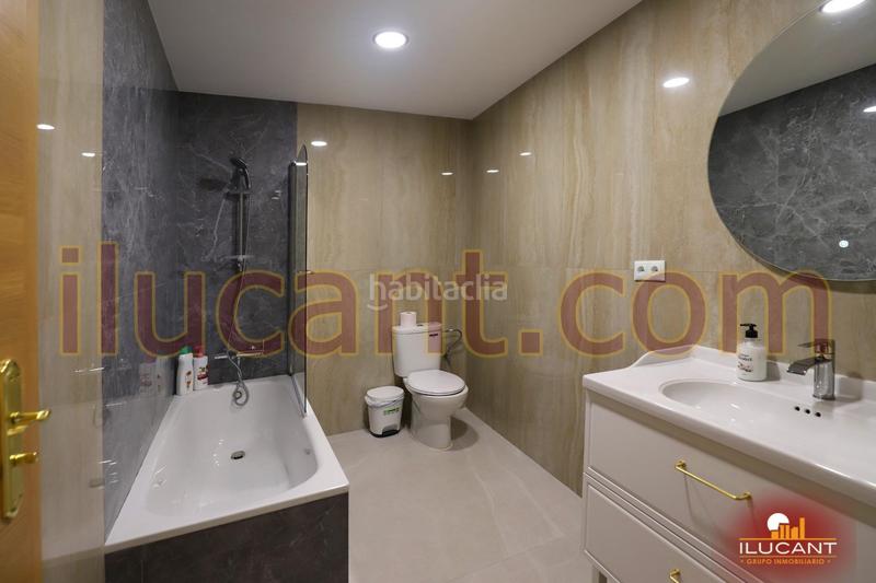Foto b8142b17-c8f0-481f-822e-31037c9c3f03. Àtic a Carolinas Altas Alicante