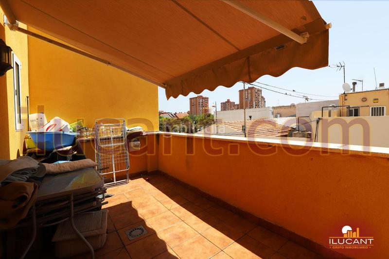Foto 3b2cd987-e073-4591-8d17-938d671eb007. Casa Divina Pastora casa independiente 2 plantas reformada en Alicante