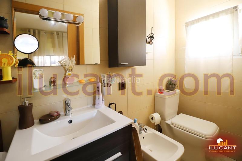 Foto ef8f42aa-5a6c-432d-9329-c8e73431b255. Casa Divina Pastora casa independiente 2 plantas reformada en Alicante