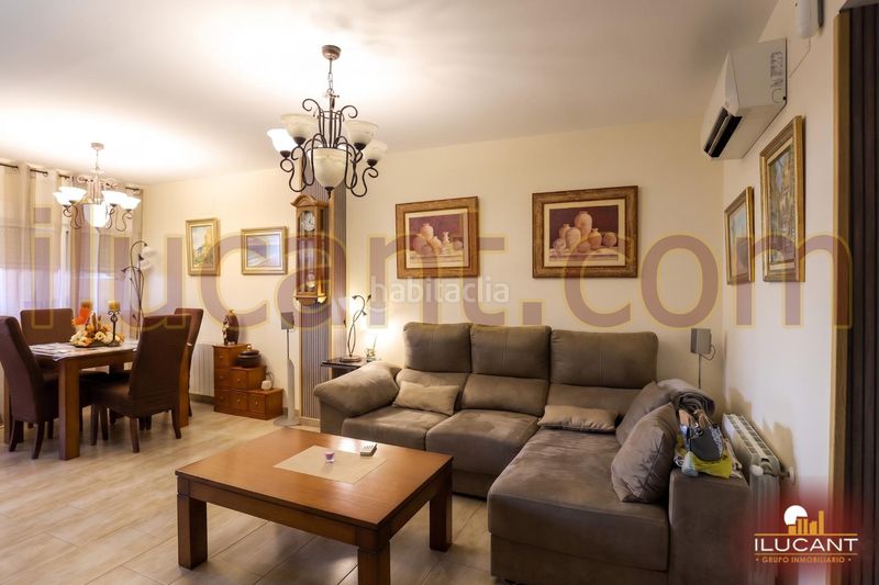 Foto 1ce9675e-5a24-46b1-afc7-58846b876559. Casa amb calefacció a Divina Pastora Alicante
