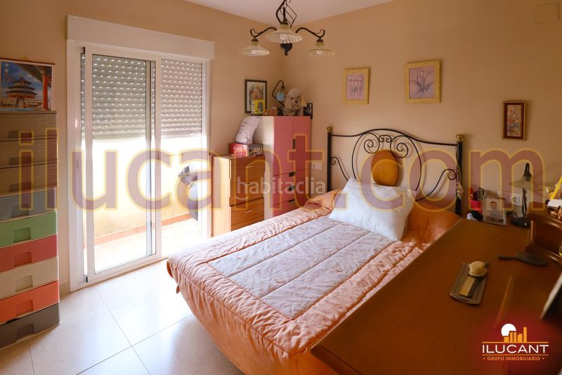 Foto 529980ae-2c65-4e6b-b49d-e02fc907e4ae. Casa amb calefacció a Divina Pastora Alicante