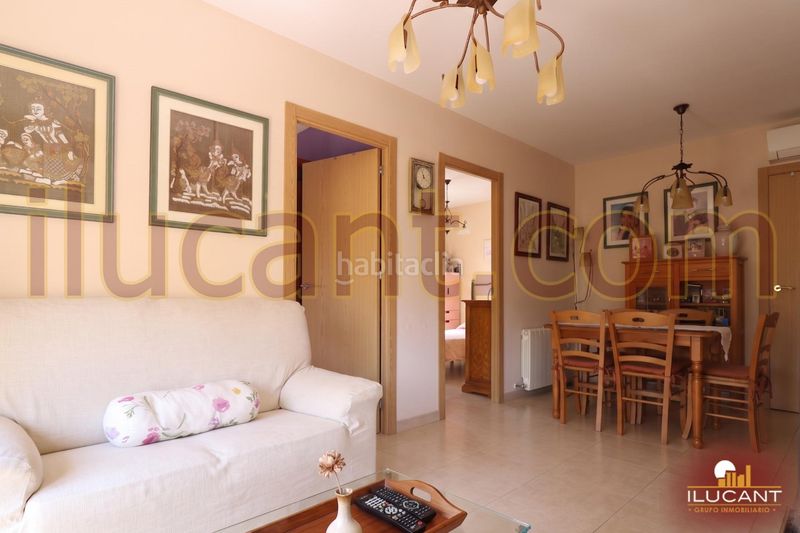 Foto aedf7966-05da-43ef-87ba-1c6f317c8b9e. Casa amb calefacció a Divina Pastora Alicante