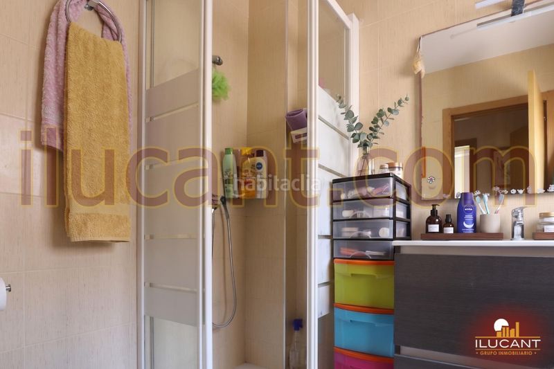 Foto d499774c-7e43-4fff-82f7-70d401efccea. Casa amb calefacció a Divina Pastora Alicante