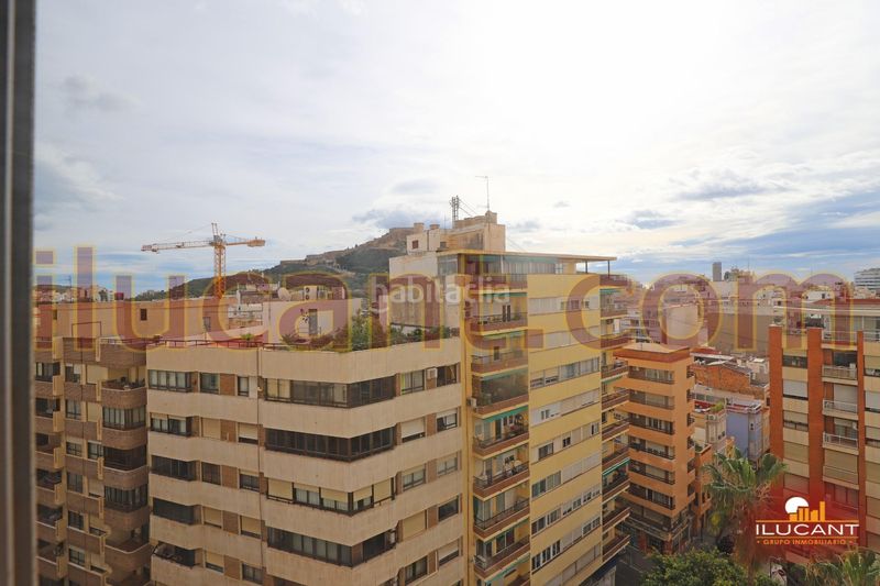 Foto 15c54383-48df-4e35-80d4-8351caafe568. Piso emblematico representantes exteriorluminoso vistas al paisaje en Alicante