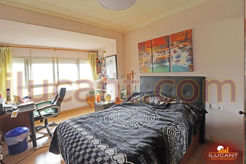 Foto 44c1b569-611c-419a-b6c7-b9dc54920cec. Piso emblematico representantes exteriorluminoso vistas al paisaje en Alicante