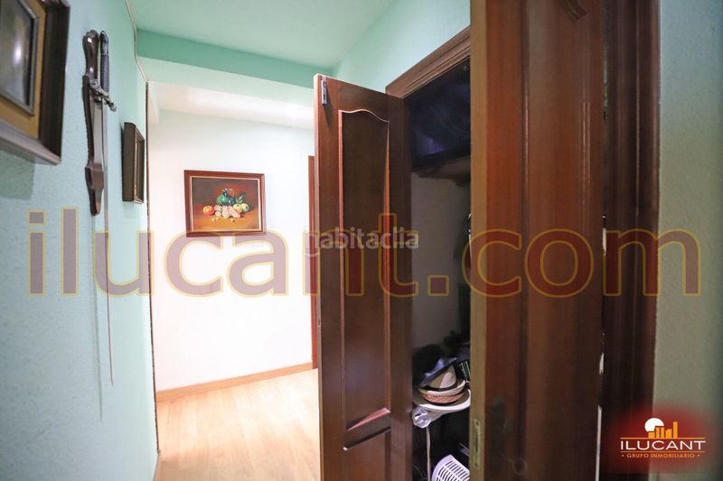 Foto 4f0a3cfd-9478-45d2-ad27-8983f8f24f8d. Piso emblematico representantes exteriorluminoso vistas al paisaje en Alicante