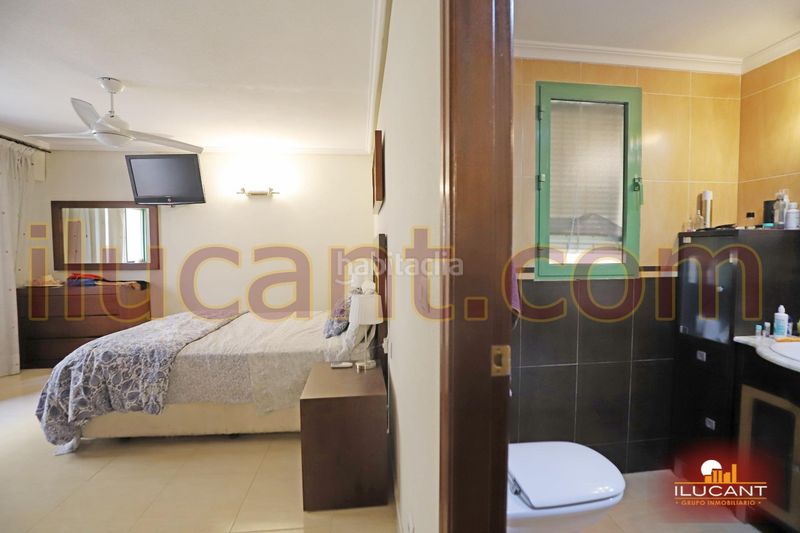 Foto b9eb50d5-e16b-4f38-8843-37d66d9aa3f7. Pis amb aparcament a Raval Roig - Virgen del Socorro Alicante