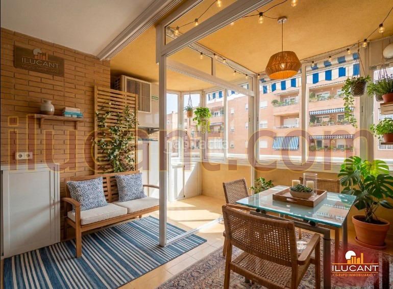 Foto 03a1169a-6de7-4b68-bac8-7b465463ef7a. Pis amb aparcament piscina a Babel Alicante