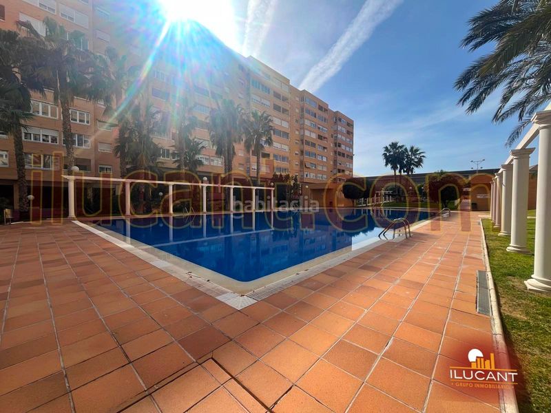 Foto f849aa47-a720-4b76-b457-0ae1854ac15f. Pis amb aparcament piscina a Babel Alicante