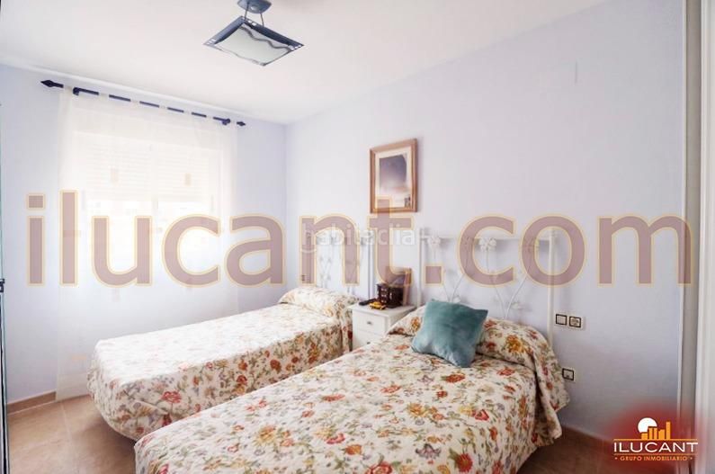 Foto ffa8cd50-b552-4ddc-9e38-78acc56b6595. Pis amb aparcament a Campello Playa Campello (el)