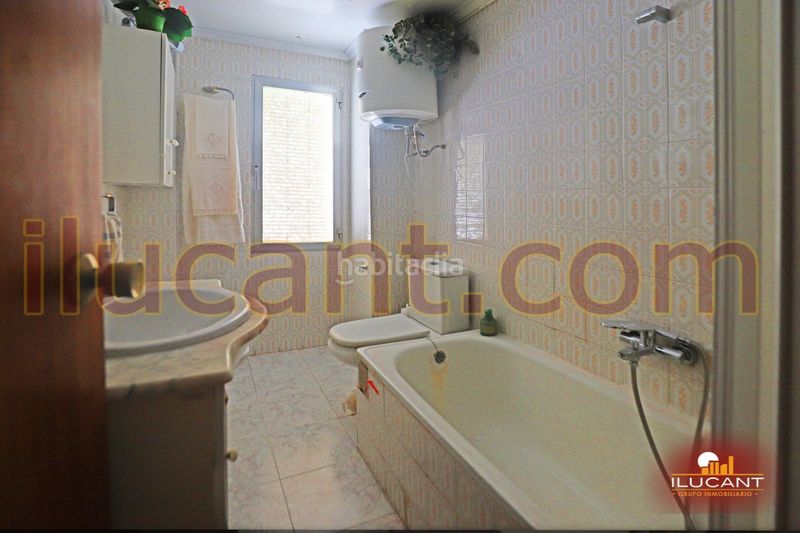 Foto 71e3a5dc-100b-4948-9277-d3d5a8cc5e79. Pis amb aparcament a Santo Domingo Alicante