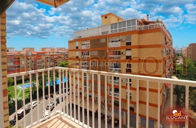 Foto 4140459c-7f13-4bde-8876-2405391c4e93. Pis amb piscina a Alipark Alicante
