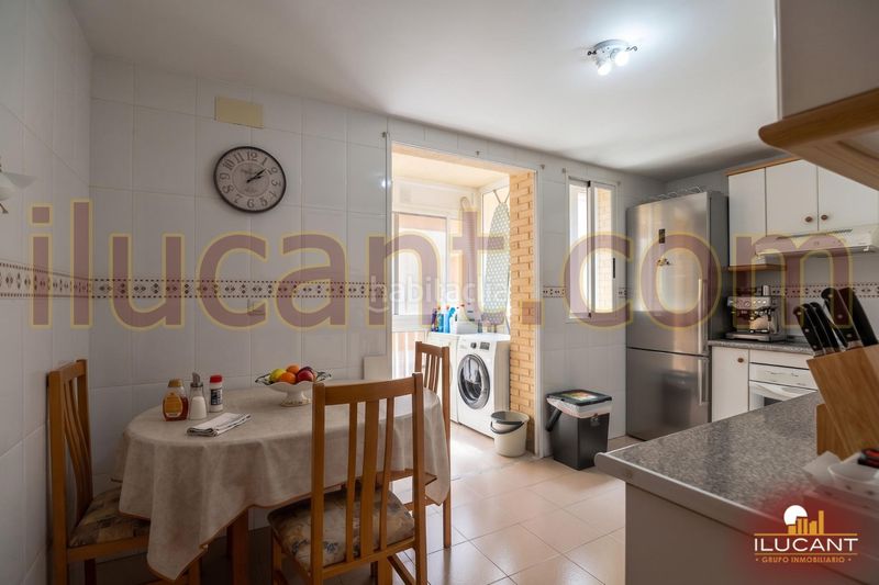 Foto 4d0e4cb1-818d-48a8-b6df-e0fac53d8050. Pis amb calefacció aparcament piscina a Babel Alicante