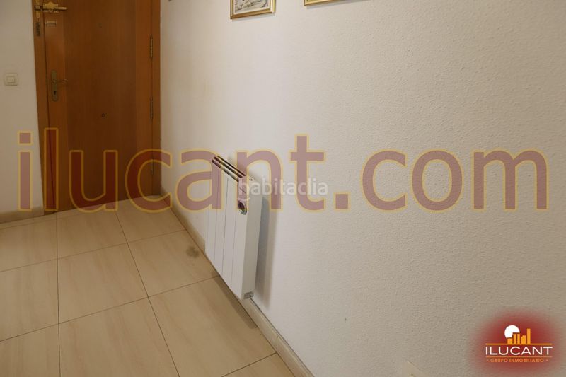 Foto 6d9a7271-f09d-425b-8a6f-a8eeeec23a60. Pis amb calefacció aparcament piscina a Babel Alicante