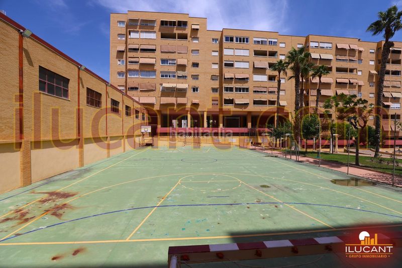 Foto 8c591236-9e4b-4720-b2e4-5e6195f27dfe. Pis amb calefacció aparcament piscina a Babel Alicante