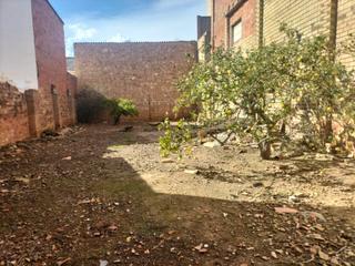 Masia en Mayor 41. Amplia casa con jardn y terrazas en navarres