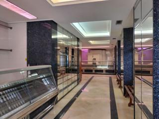 Lloguer Local Comercial a Canals. Local de 160 m2 situado en la avenida principal de la población.