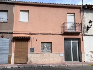 Casa a Sellent. Maravillosa ocasión de casa en perfecto estado de conservación y