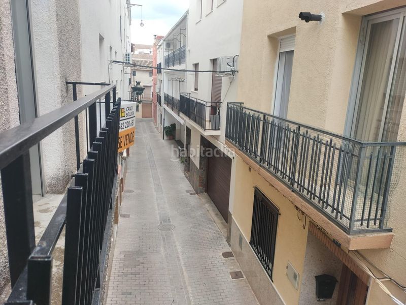 Foto a3496360-8c4a-4fcb-b419-e64f295eec0a. Masía casa en el centro de la población de navarres con amplio garaje en Navarrés