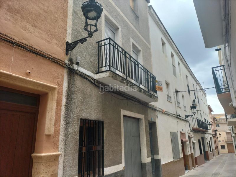 Foto eb45cb7d-9d06-4678-a84a-919d0848e87c. Masía casa en el centro de la población de navarres con amplio garaje en Navarrés