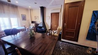 Pis  Constitucio. Se vende primer piso  en senyera  con acceso a un jardin en plan