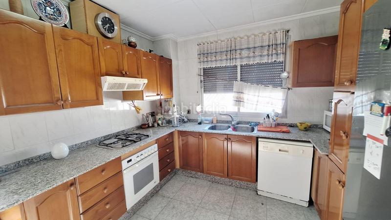 Foto f83bc9d5-40ba-48ed-9b1d-66deaa9f4995. Pis amb aparcament a Senyera