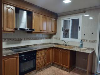 Etagenwohnung in Alberic. Descubre esta vivienda única, llena de luz, amplitud y comodidad