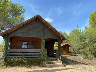 Masía en Chella. Casa de madera de 14.608m2 de terreno en zona privilegiada de ch
