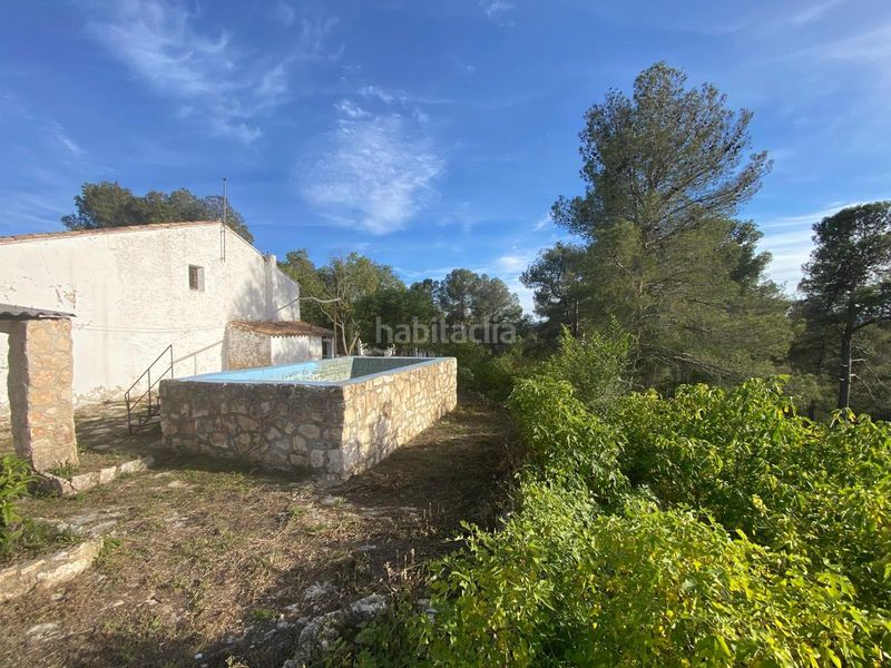 Foto 2f8ab3b6-98bf-47da-8e82-4ffb3cad3de8. Masia amb aparcament a Enguera