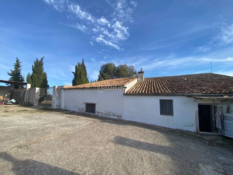 Foto 51367939-0fe4-4fa0-bf0f-387070d2190f. Masia amb aparcament a Enguera