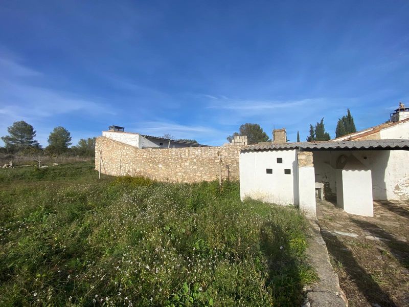 Foto 68db6382-b71f-4017-8a2b-49b0c4a2e63c. Masia amb aparcament a Enguera