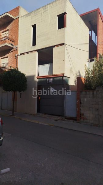Foto b3bf2a08-4bd5-46c4-a01d-3e017e255667. Edificio in Olleria (l´)