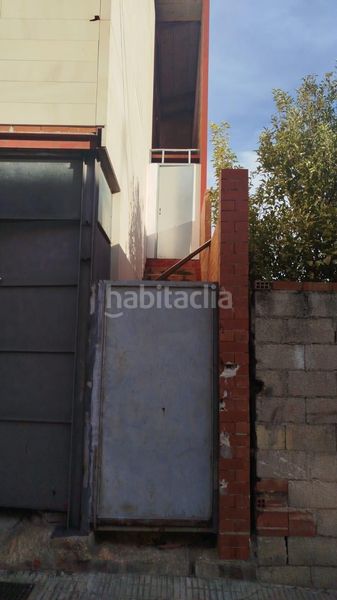 Foto f49666fe-0a9d-4d1f-affc-01eee70fbd69. Edificio in Olleria (l´)