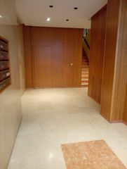 Rent Office space in Bajada del carmen 10. Oficina luminosa con gran terraza privada y garaje