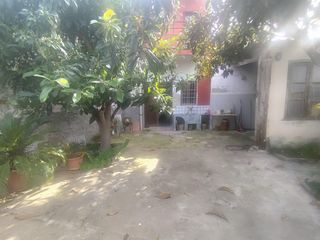 Casa  Verge de gracia. Se vende casa con jard�n