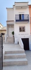 Haus  Calle de navarra. Maravilloso adosado en navarres con gran garaje y patio exterior