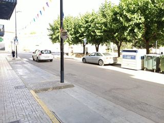 Car parking in Canals. Amplia plaza de garaje en una ubicación inmejorable. destaca por